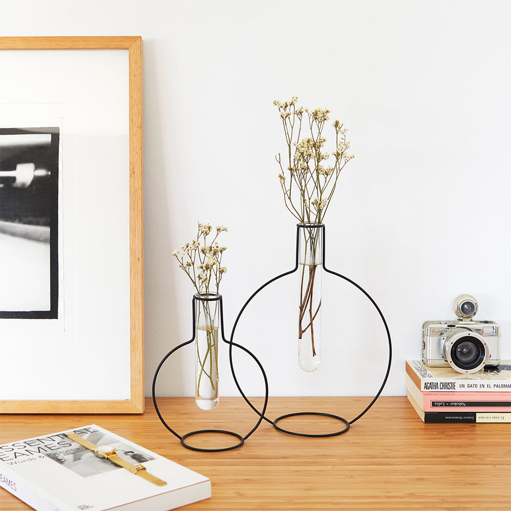 Round Silhouette Vase